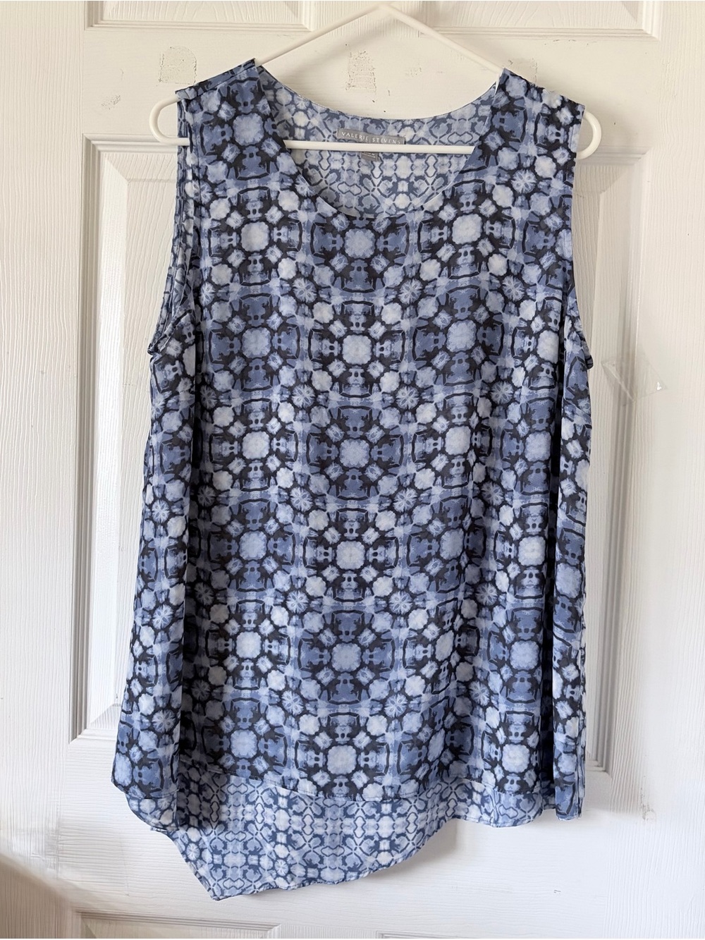 Valerie Stevens Light Blue Patterned Sleeveless Camisole